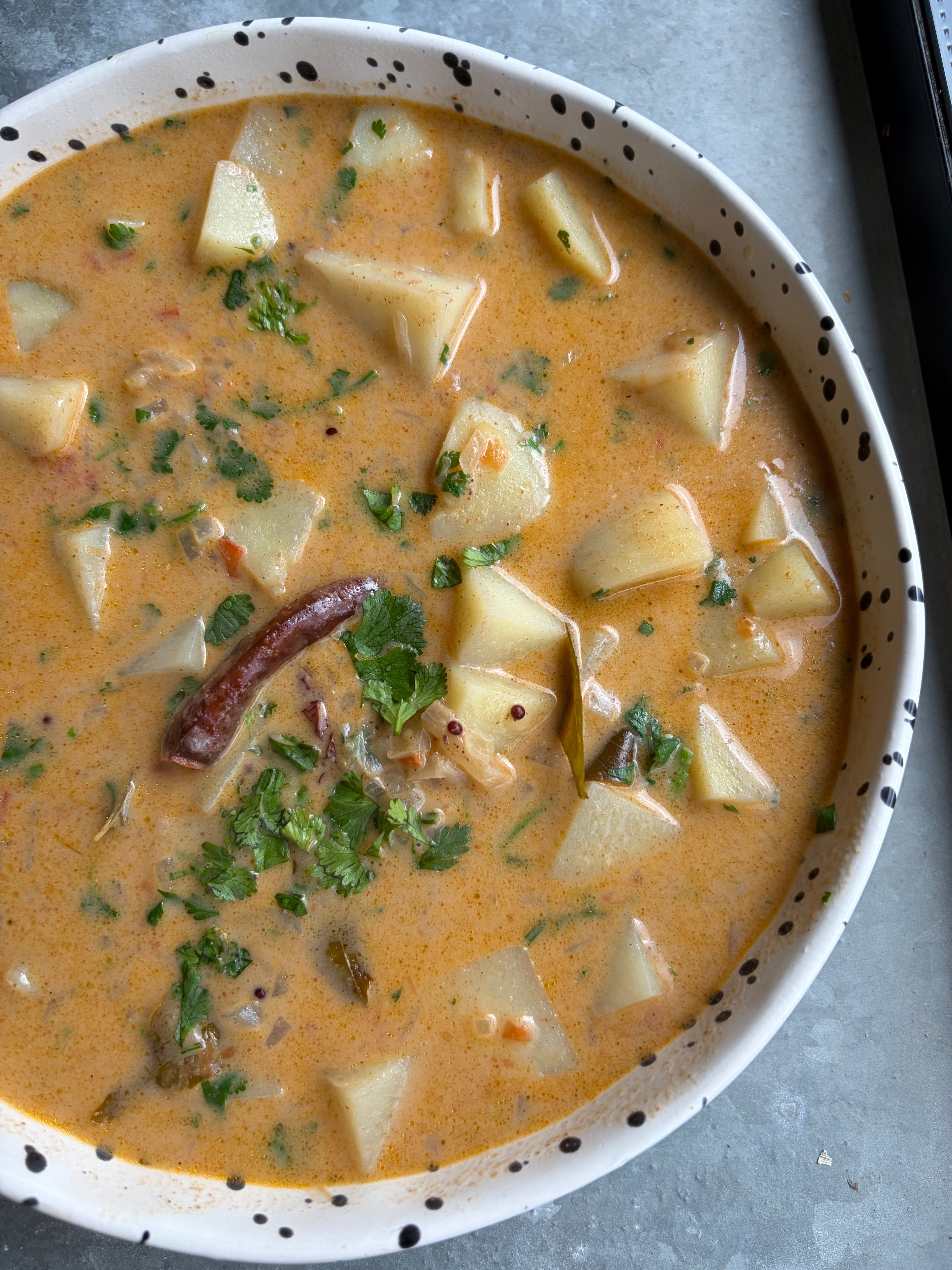 South Indian Potato Curry - Serves 4 - (Fresh, Not Frozen)